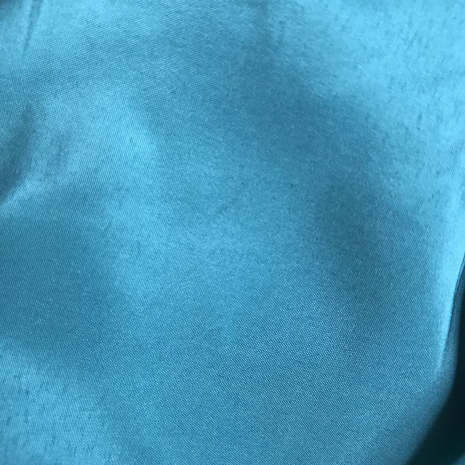 Vải mỏng vừa phải, đàn hồi tốt, gọn nhẹ. Vải mỏng vừa phải, đàn hồi tốt, gọn nhẹ.