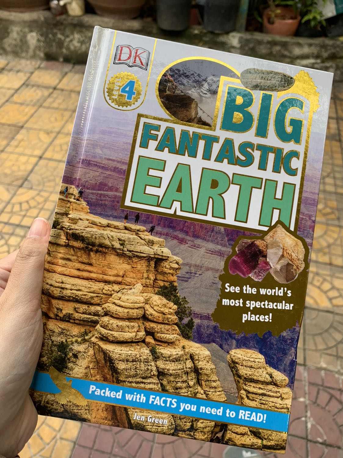 Sách đẹp và hình ảnh chất lượng lắm. Sách đẹp và hình ảnh chất lượng lắm.