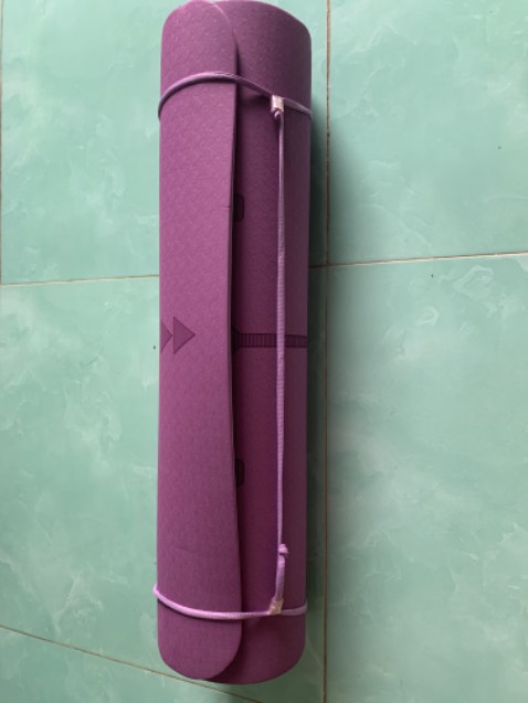 Toẹch vời ! Thảm dày 8mm, màu sắc đẹp, định tuyến in đẹp rõ, không có mùi hôi, có dây cột và túi đựng thảm cũng đẹp luôn
Xuất sắc cho 1 tấm thảm yoga với mức giá hợp lí
Nhận hàng rất vui! 🙏 cảm ơn