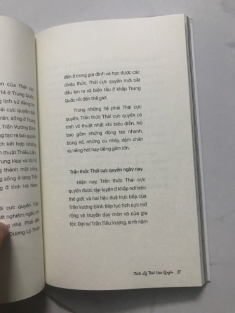 Tiki giao hành nhanh, bìa sách và giấy tạm ổn
Sản phẩm không đáng giá tiền bỏ ra nội dung bình thường, sách in mỗi trang có mấy dòng giống như ăn gian, gom cả cuốn sách lại chất được 4 trang A4