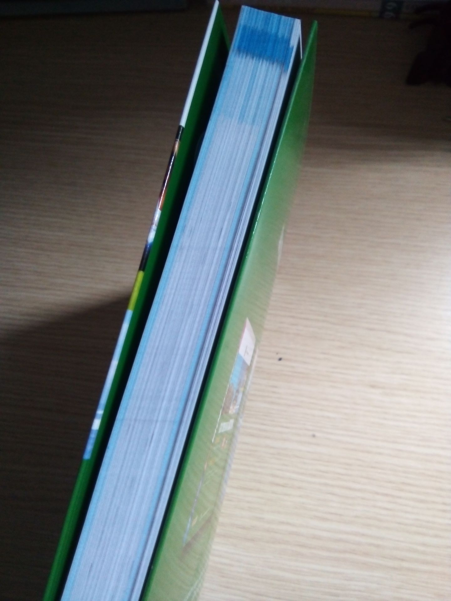 sách mới, đẹp, giao nhanh trước 1 ngày nhưng sách có ghi là NXBDHHN mà giao lại là nhà xuất bản HỒNG ĐỨC. Nhưng nói chung là ổn và sẽ tiếp tục ủng hộ tiki