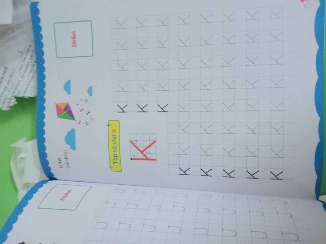 giấy đẹp, giá sau sale đáng mua
phù hợp cho bé 5 tuổi trở lên
có kèm sticker để khen thưởng cho bé
sẽ ủng hộ shop thêm nữa ạ