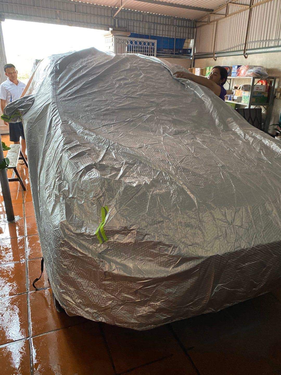 Mình mua bạt cho xe Xpander. Lúc đầu khi nhận hàng cảm thấy hơi nghi ngờ vì lớp vải bên trong khá mỏng. Tuy nhiên *** nước không bị thấm. nóng nắng củng ok nữa. Shop rất nhiệt tình khẳng định hàng tốt trong tầm giá nên cho shop 5 sao. 
Nếu bền sẽ ủng hộ shop tiếp.