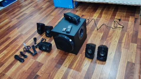 Chốt đơn trong 1 nốt nhạc vì giá rẻ quá (5.9M). Con này mình thích từ năm 2007 vì nó quá mạnh nhưng đắt quá. Tuy bây giờ mốt là Bluetooth nhưng với mình thì vẫn muốn mua em này. Nghe Bolero thì phê lòi. Hehe