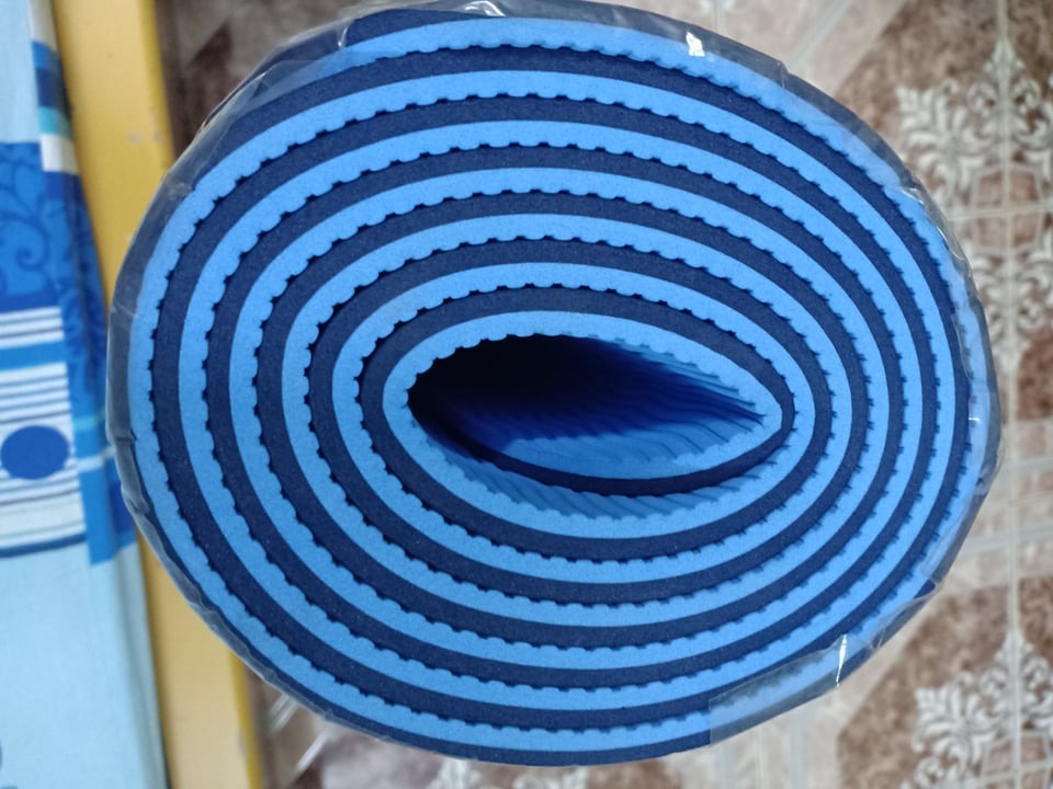 Sản phẩm được đóng gói rất cẩn thận. Hàng đúng y như hình, không có bị lỗi. Cảm ơn Tiki nhiều. Mua kèm với một túi đựng thảm vừa vặn với thảm túi đẹp rất ưng ý