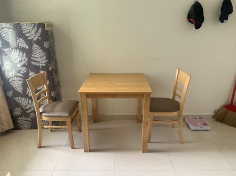 Đẹp, êm, giá hợp lý, nhân viên giao hàng nhiệt tình, shop tư vấn và giao hàng nhanh, đặt quyền lợi khách hàng lên trên hết! Anh nhân viên lắp đặt tận tâm, nói chung là shop 5 sao. Sau này có mua sẽ ủng hộ dài và sẽ giới thiệu nhiều người mua. Chưa bao giờ chụp hình bình luận nhưng thấy quá ổn nên chụp lại bình luận cho nó thực tế! Cảm ơn shop và tiki đã có những sản phẩm chất lượng. Tui mua hàng toàn chọn tiki vì có shop uy tín cũng như tiki bảo vệ tốt cho khách hàng!