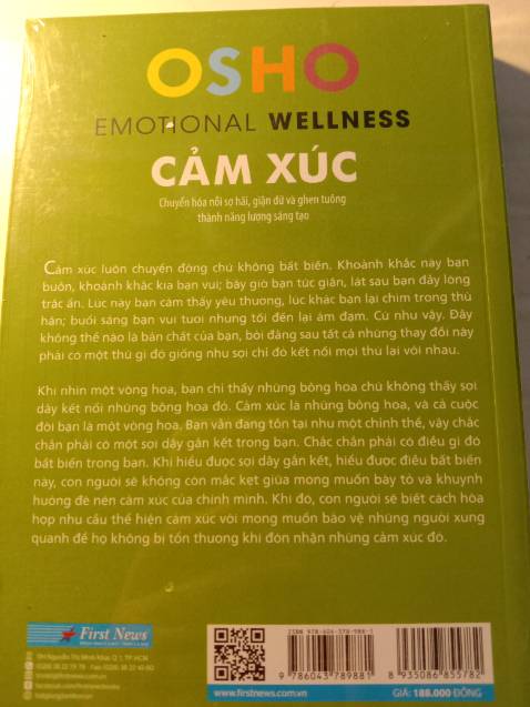 Mình mua bộ này để mang đi tặng mà trong ba cuốn thì có một cuốn không bọc và bị bóp méo như đã sử dụng qua nên mình không hài lòng với dịch vụ đóng hàng của tiki trading. Mong sang năm mới 2023 tiki  trading sẽ ngày càng phát triển và cải thiện thêm về vấn đề đóng gói hàng.
