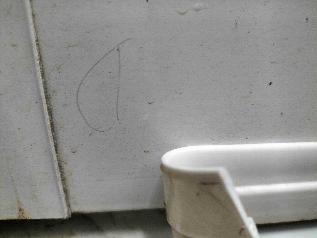 hàng kém chất lượng, keo không dính như quảng cáo, không đáng mua