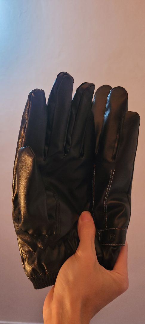 tiki báo giao hàng ko thành công lần 1 dù mình để ý điện thoại ko hề thấy cuộc gọi nhỡ nào từ phía giao hàng, gọi lên cho Cskh xong cũng ko nhận được phản hồi lại từ phía giao hàng. Sản phẩm thì phù hợp với giá tiền.