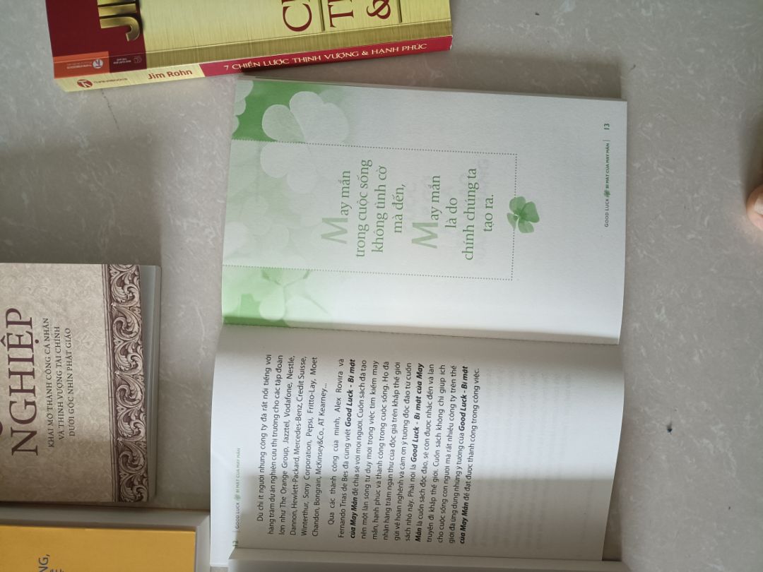 Sản phẩm tuyệt vời, toàn sách tái bản mới nhất, sách dây thừng, kg phải sách lậu, có bản quyền hẳn hoi. Nói chung nhận sách rất ưng. Giao hàng rất nhanh. Sẽ ủng hộ tiki những lần sau.