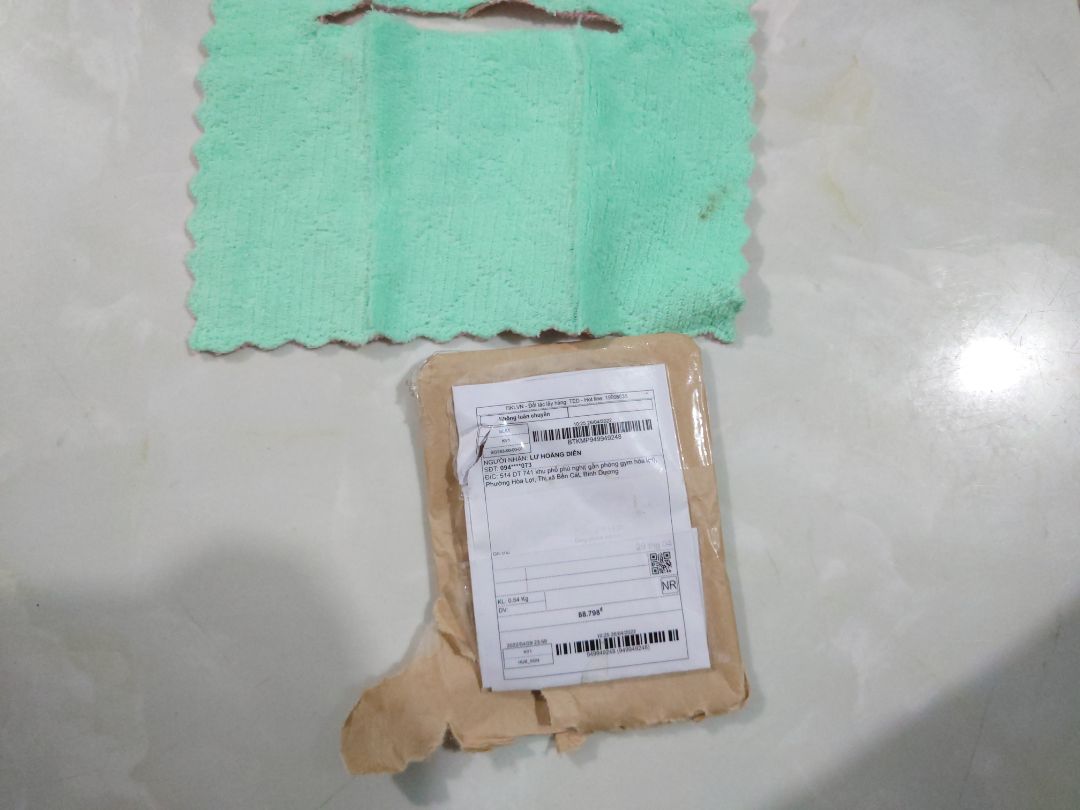 shop giao cái gì vậy? bó tay.. mình mua hàng tiki rất nhiêu chưa gặp làm ăn kiểu này bao giờ