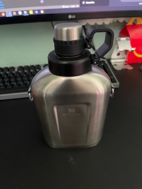 Đặt ngày trước ngày hôm sau đã nhận được, shop đóng gói kĩ, gói túi nỗ cả hộp trong lẫn hộp ngoài. Trên thân bình có tem của nhà sx mà mình tháo mất rồi.