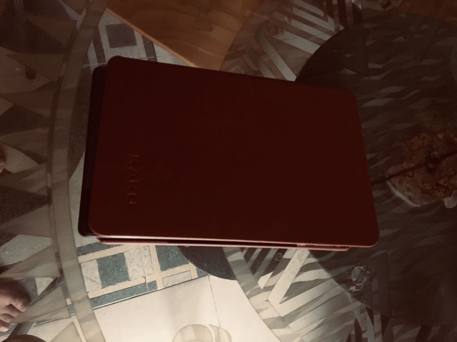 Shop giao không đúng chủng loại nên không sử dụng được, đặt hàng là bao da samsung tab 7A lite !!!??? Giao là lao5i gì không biết, đặt chung đơn hàng có miếng dán kính cường lực thì đúng, bao da thì sai, yêu cầu trả đổi lại