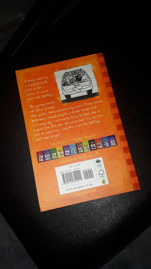 Lần này tiki giao hàng rất nhanh. Mình mới đặt từ tối hôm qua mà trưa nay đã có rồi. Lúc nhận sách rất mới và đẹp. Mình muốn mua cuốn này lâu rồi nhưng được dịp giảm giá còn 88 ngàn nên mua luôn.Chỉ có điều là phí ship hơi mắc, mong tiki có những chính sách hỗ trợ vận chuyển tốt hơn trong tương lai! ⭐⭐⭐⭐