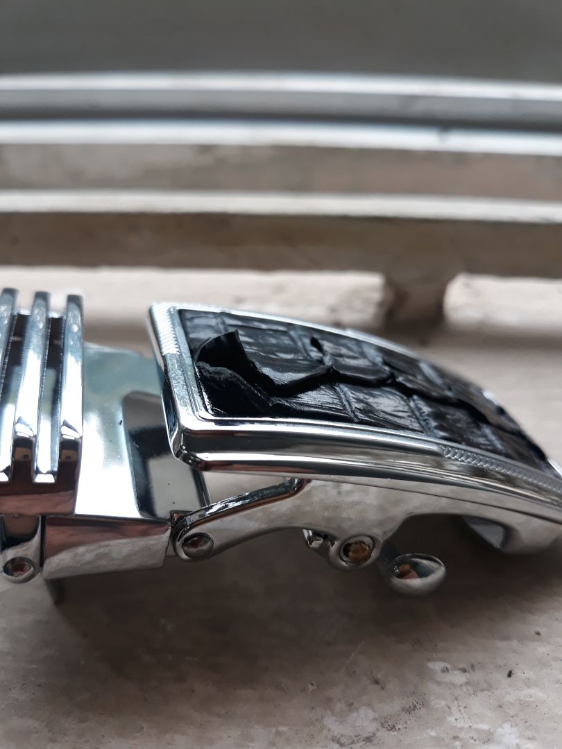 Đặt hàng 2 lần mới nhận được, vừa nhận hàng hí ha hí hửng, mở ra hàng lỗi buồn hết cả người.