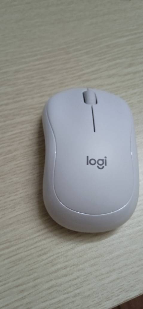 Đi chuột nhẹ bấm êm đẹp xài đc shop gói hàng cẩn thận mãi mới lấy đc chuột