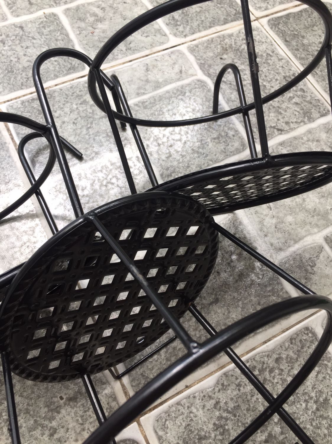 Chất lượng sơn không tốt nên cả 3 sản phẩm  đều bị trầy 1 ít. Mua sale nên tạm hài lòng.