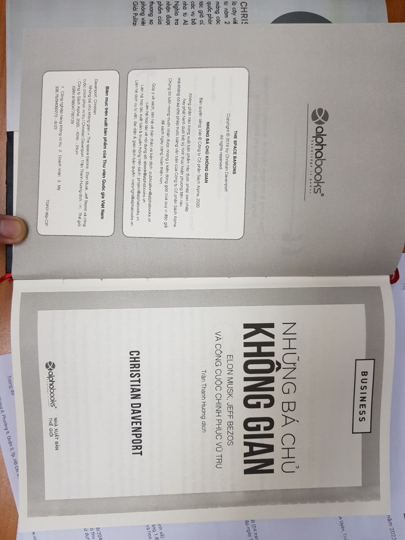 bìa cứng, giấy tốt. Nội dung thì chưa đọc hết nên chưa đánh giá được.