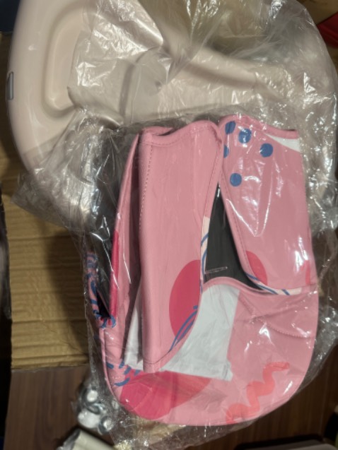 Giao hàng không đúng màu. Nhắn tin cho shop thì không thấy trả lời. Giao hàng không đúng màu. Nhắn tin cho shop thì không thấy trả lời.