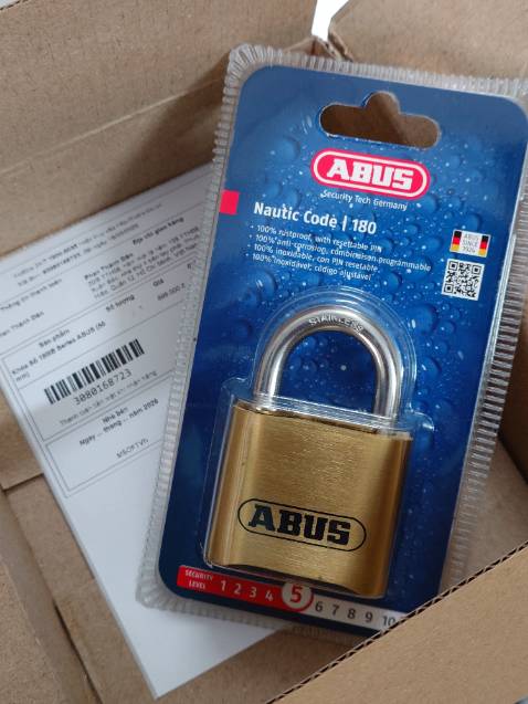 Khóa cứng cáp, chất lượng.