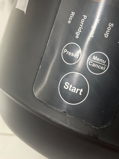 LAM AN NHU THE NAY LA THUA ROI NHA NGUOI BAN HANG... EM CON NONG VA CON XANH LAM