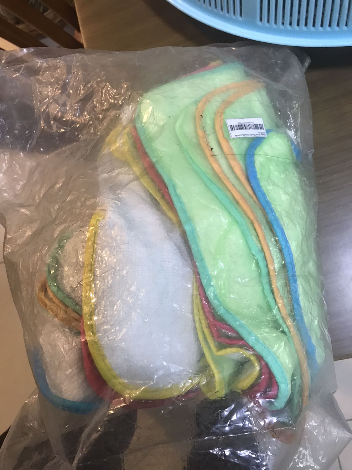 Ghi cao cấp nhưng giao hàng dỏm, cũ nát , ai muốn mua thì né dùm. Đề nghị tiki xem xét lại