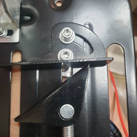 Shop giao hang ko dung san pham. Dat hang mau TZ 6103 ma giao hang PJL 801. hang chat luong wa kem. Gio muon tra hang lai dc ko shop. Ban wa mang ma giao hang ko dung chat luong. Ko co muc chia goc nua