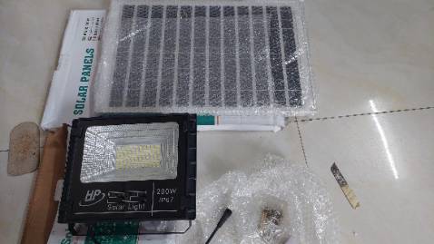 Giao hàng nhanh, hàng chất lượng,  ánh sáng mạnh, đóng gói không được đẹp lắm,  gồ ghề. Đã *** OK. Đầy đủ phụ kiện. Giao hàng nhanh, hàng chất lượng,  ánh sáng mạnh, đóng gói không được đẹp lắm,  gồ ghề. Đã *** OK. Đầy đủ phụ kiện.