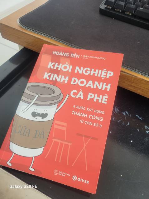 FnB là ngành dễ gia nhập nhưng cạnh tranh vs đào thải cũng rất khốc liệt, với trải nghiệm hơn 7 năm trong ngành nên cá nhân mình ko đồng ý với tác giả về nhìn màu hường về ngành này trong những chương đầu tiên. Những kiến thức tronh sách là căn bản, có thể tìm thấy trên các hội nhóm ***. Cuốn này là cuốn ko hay nhất trong bộ sách of Giver mà mình đọc qua. Ý kiến cá nhân. FnB là ngành dễ gia nhập nhưng cạnh tranh vs đào thải cũng rất khốc liệt, với trải nghiệm hơn 7 năm trong ngành nên cá nhân mình ko đồng ý với tác giả về nhìn màu hường về ngành này trong những chương đầu tiên. Những kiến thức tronh sách là căn bản, có thể tìm thấy trên các hội nhóm ***. Cuốn này là cuốn ko hay nhất trong bộ sách of Giver mà mình đọc qua. Ý kiến cá nhân.