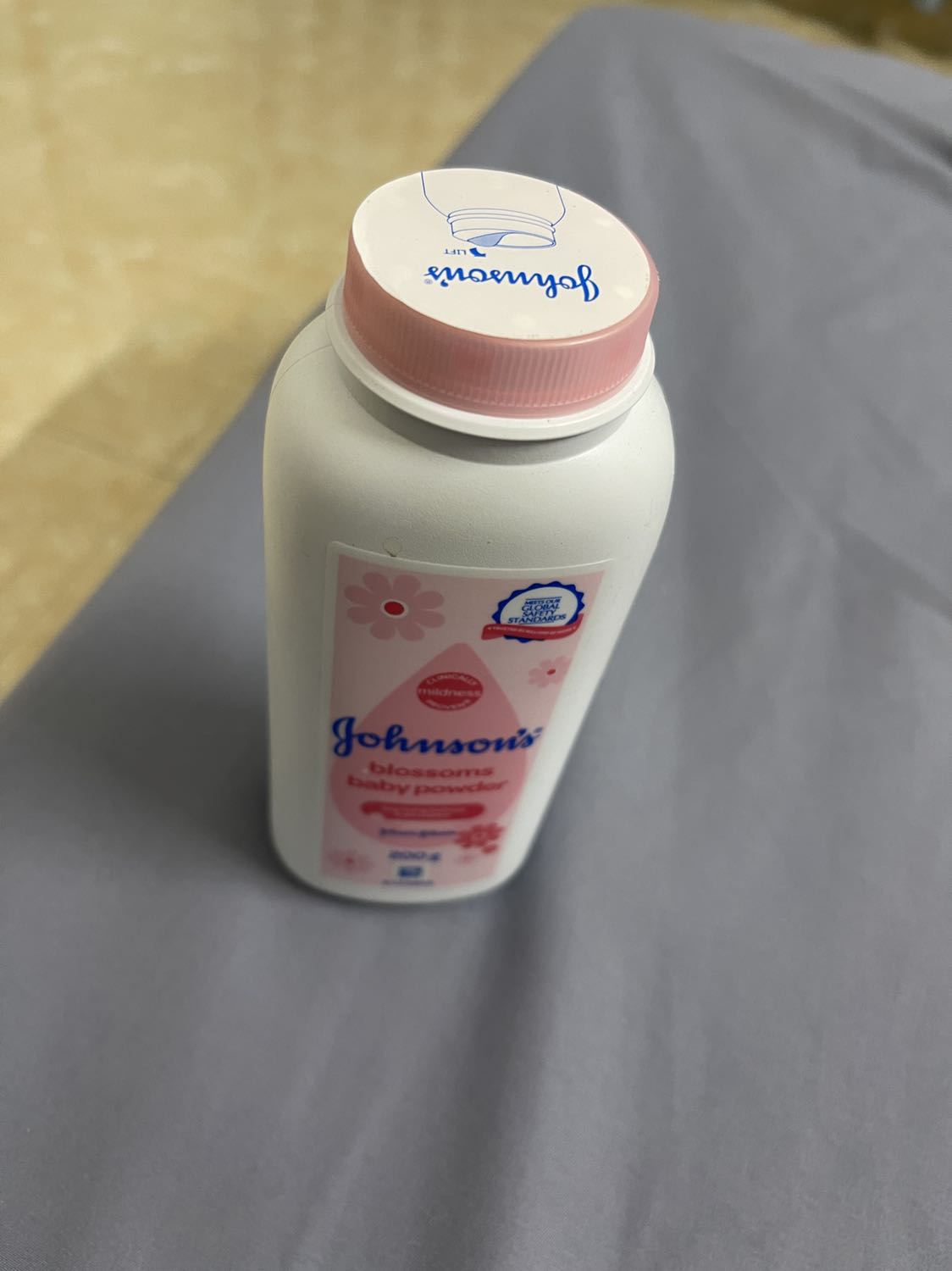 Cân bọc rất kỹ, có hương dẫn sử dụng dễ dùng tiện lợi. Hình thức trông khá bắt mắt