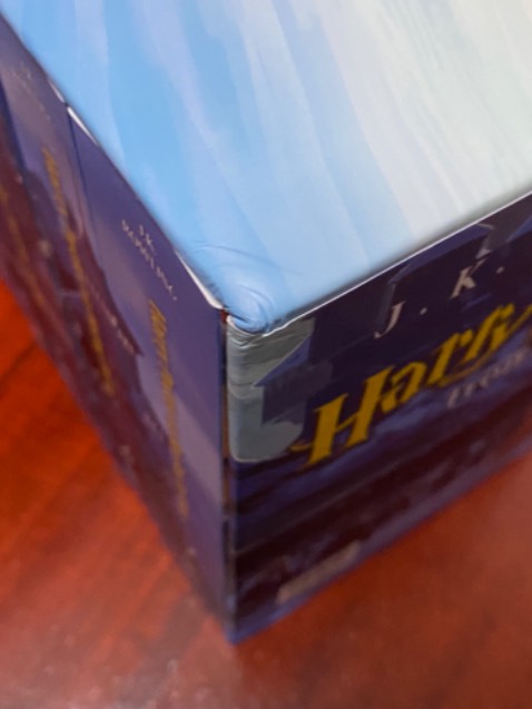 Đóng gói ẩu,không đóng gói kĩ càng gì hết đơn hàng này giá trị cũng cao chứ đâu phải rẻ mà đóng gói không bao giờ thấy cải thiện đối với những đơn hàng giá trị lớn.Chán thật sự về cách đóng gói cứ nhận xét và mong cải thiện mà cũng không thấy cải thiện!