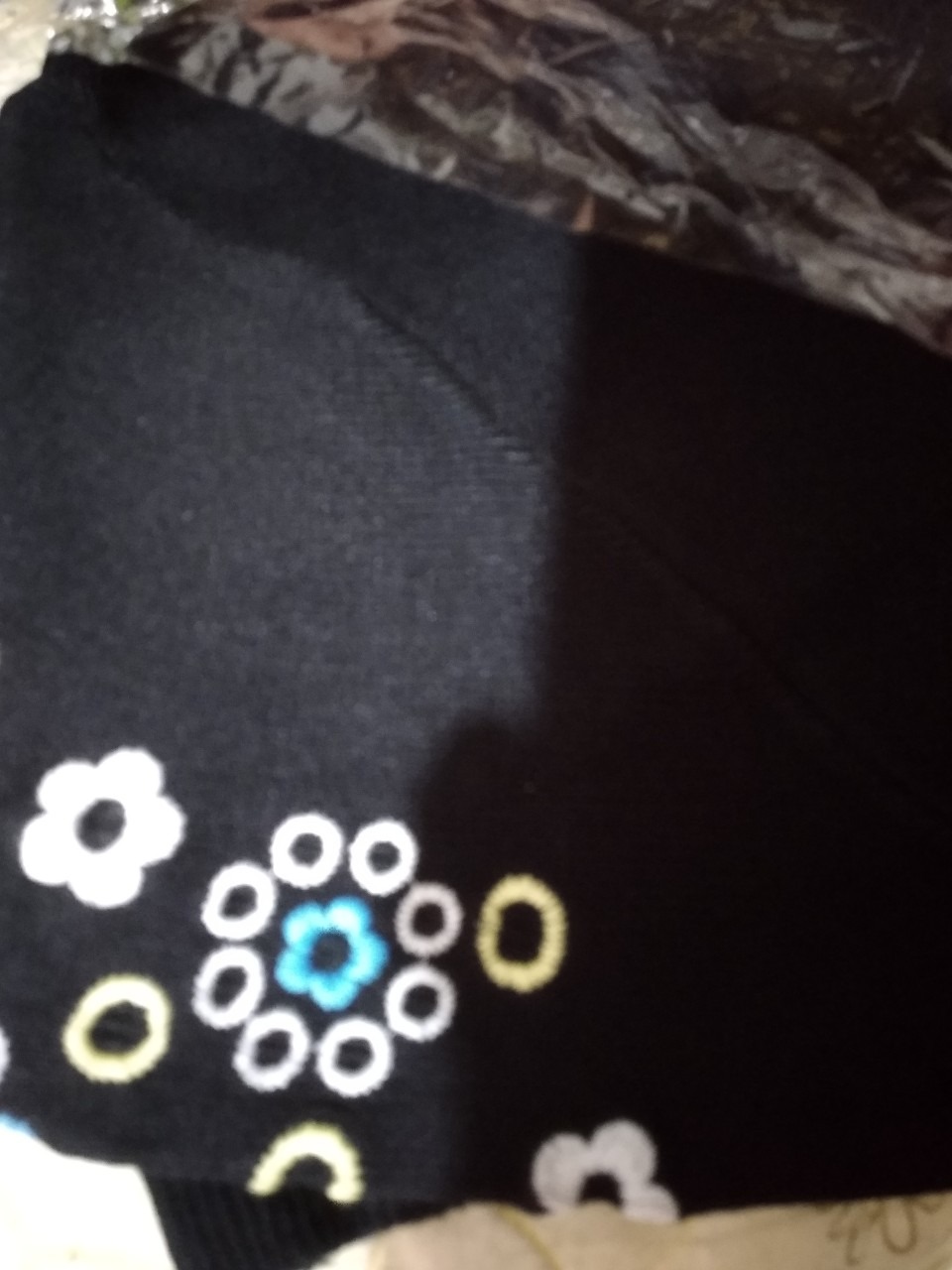 sản phẩm chuẩn đẹp, len và thêu hoa xinh.                                       good!