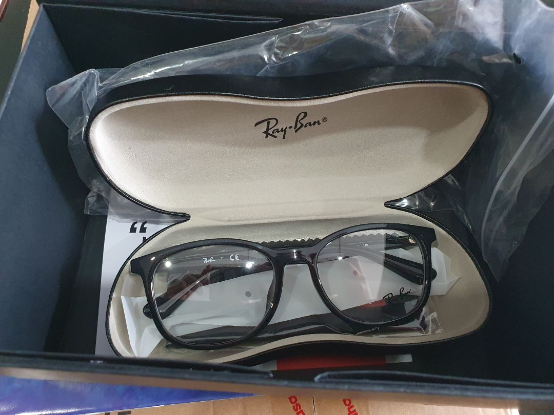 giao nhanh, kính đẹp dùng rất thích