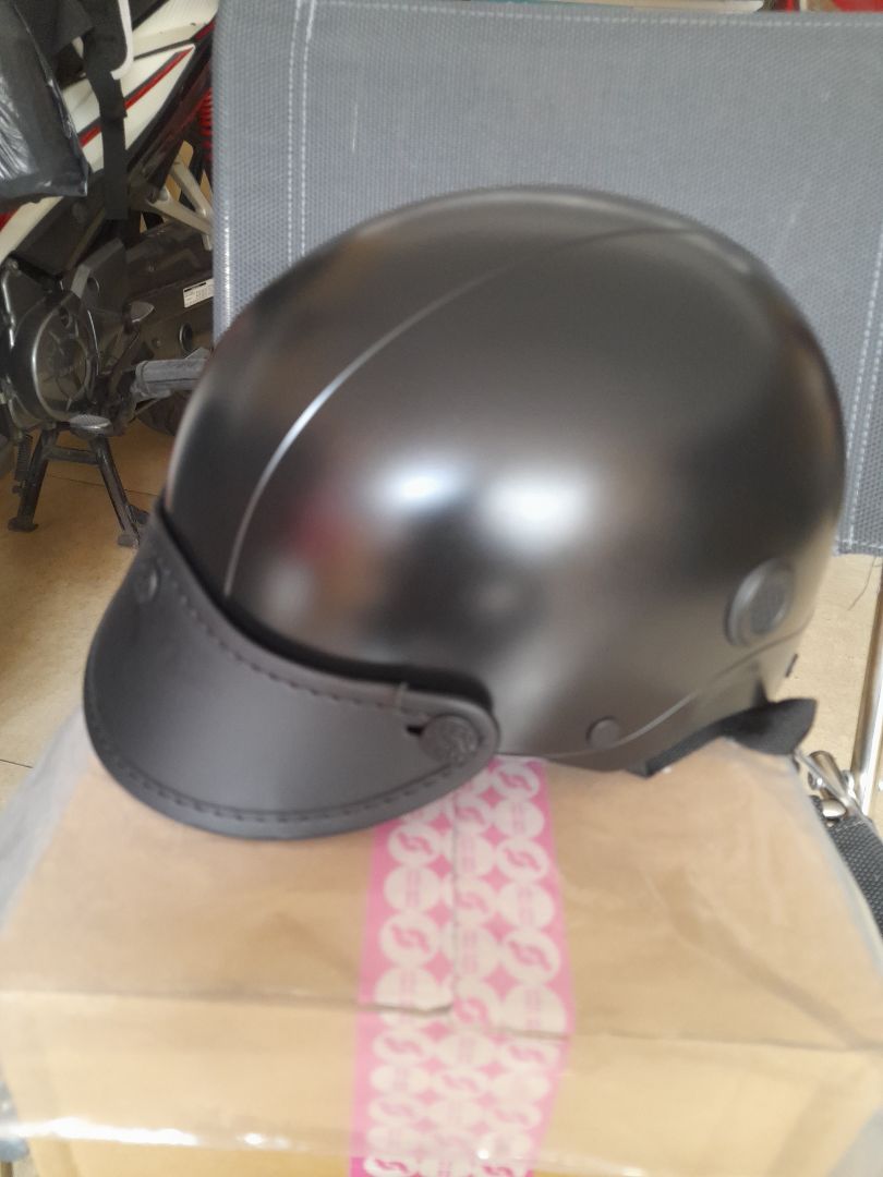 " NÓN SƠN " - thương hiệu lớn , uy tín , lâu năm . Nón đẹp , chất lượng tốt . Shipper thân thiện , giao hàng nhanh . Mua nón với giá tốt chỉ 236K . Hài lòng với chiếc nón này .