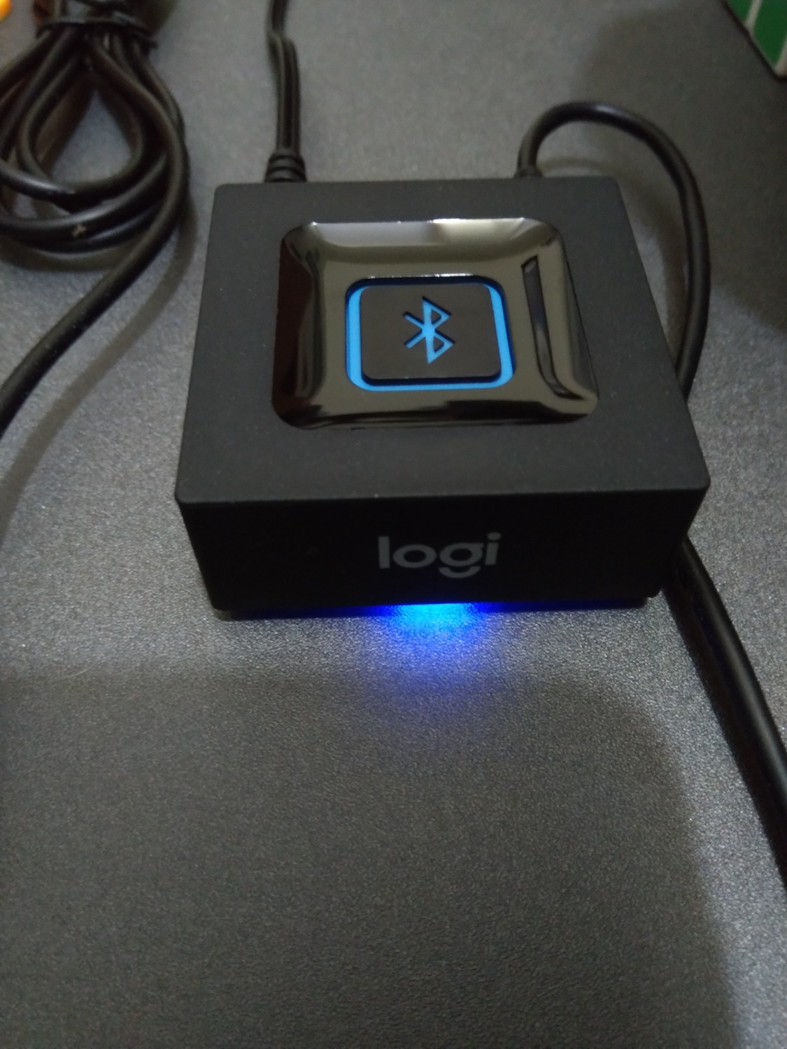 Kết nối nhanh, led đẹp, chất lượng âm thanh giảm 1 chút so với cắm dây, dây âm thanh đi kèm có thể cắm vào cả giắc hoa sen và 3.5. Kết nối nhanh, led đẹp, chất lượng âm thanh giảm 1 chút so với cắm dây, dây âm thanh đi kèm có thể cắm vào cả giắc hoa sen và 3.5.