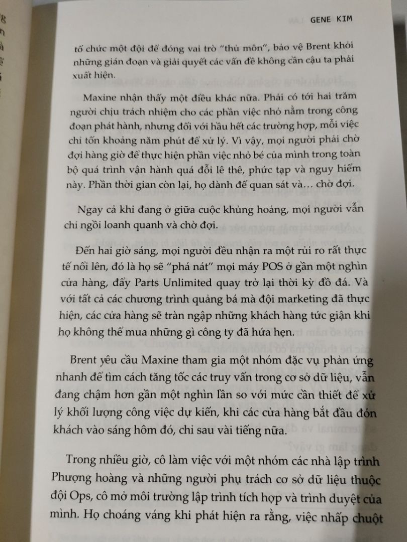 Sách chủ yếu viết về cách làm việc, công việc của lập trình viên, môi trường làm việc, các lí tưởng để xây dựng và làm việc hiệu quả, khơi dậy sự tận tâm, hứng khởi. Sử dụng nhiều thuật ngữ chuyên ngành IT, sẽ rất thú vị nếu tìm hiểu kỹ càng được hết chúng. Lời văn dễ hiểu. Về hình thức, keo dán sách ko chắc chắn lắm nên đã bung sau 3-4 lần đọc