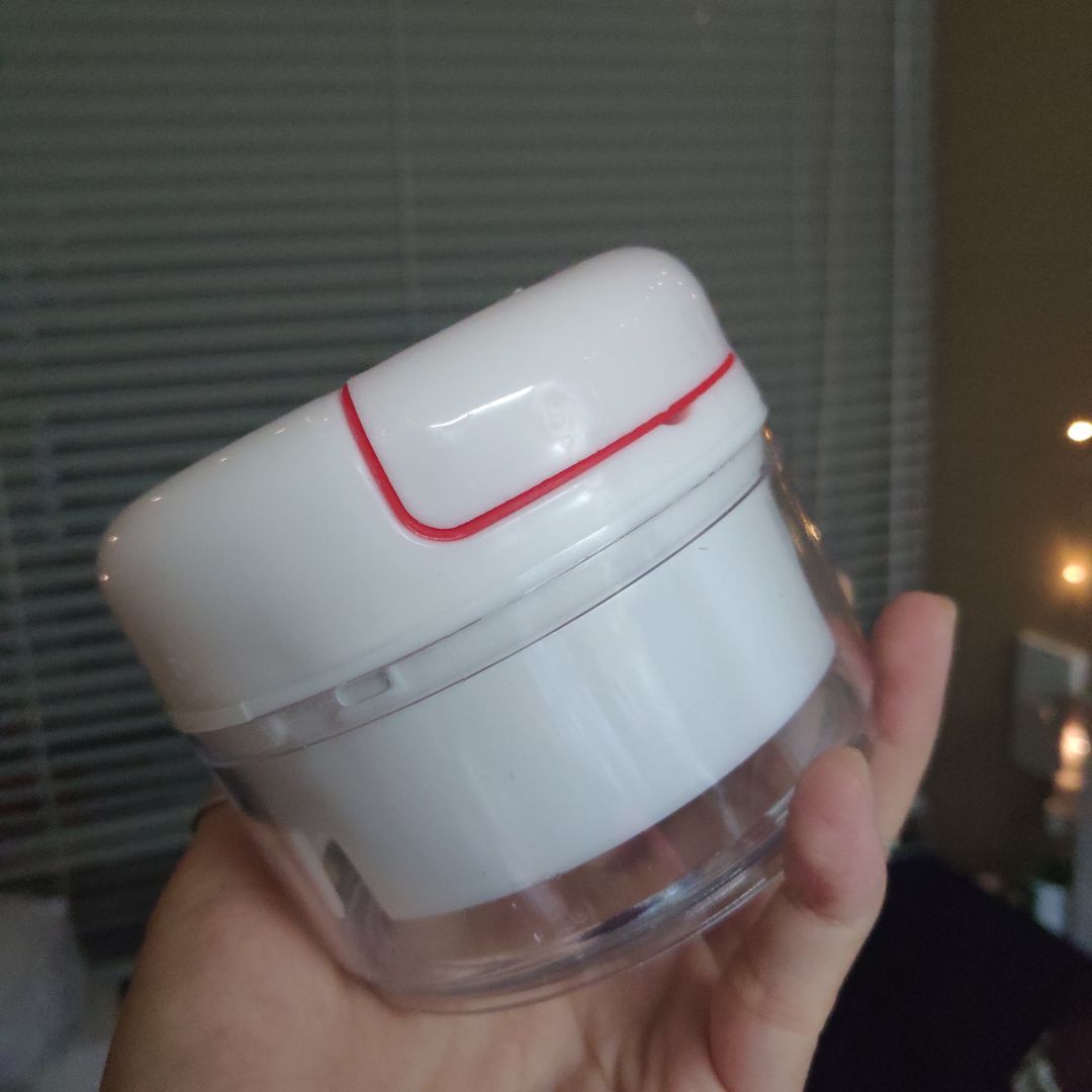 Loại này mình đã mua 1 lần rồi nhưng mà của shop khác. Sau khi bị hư lò xo trong quá trình rửa, sửa mãi mà k được nên mình đành mua cái mới. Loại này dùng okie, tiết kiệm thời gian với cả công sức.