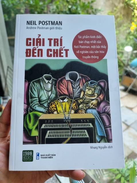 Mặc dù còn chưa rõ ràng trong phần phân tích giải pháp nhưng cách phân tích so sánh giữa các phương tiện truyền thông của tác giá rất sâu sắc và thú vị.