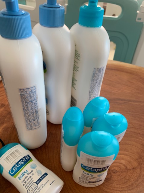 Sữa tắm gội dịu nhẹ cho bé, mùi hương dễ chịu. Lotion giúp làm mềm mịn da, dưỡng ẩm tốt Sữa tắm gội dịu nhẹ cho bé, mùi hương dễ chịu. Lotion giúp làm mềm mịn da, dưỡng ẩm tốt