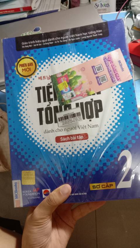 Sách được bọc cẩn thận, giao hàng cũng rất nhanh nữa Sách được bọc cẩn thận, giao hàng cũng rất nhanh nữa