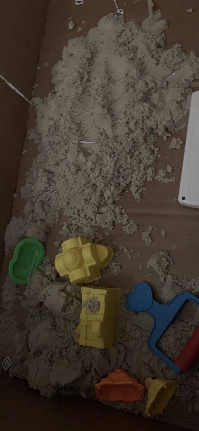 Hàng đẹp, bé chơi rất thích, không dính tay, dọn dẹp dễ. Bé cũng đỡ xài ipad