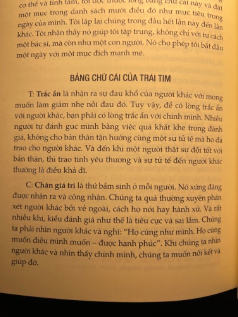 Câu chuyện về cuộc đời của bác sĩ Doty, xuất thân nghèo khó ở vùng đất khô cằn. Bước ngoặt cuộc đời đến với ông năm 12 tuổi bằng cơ duyên với 2 người xa lạ ở một cửa hiệu ảo thuật. Từ đây ông đã học được phương pháp giúp kiểm soát tâm trí và mở rộng trái tim. Nhưng phải đến khi bong bóng dotcom nổ tung, tiền bạc và quyền lực mất hết, ông mới thật sự học được điều cần học. Và đó cũng chính là thông điệp mà ông muốn lần tỏa đến tất cả chúng ta. Một câu chuyện truyền cảm hứng và cho độc giả thấy cả sự tận hiến của những con người khoác trên mình tấm áo blouse trắng cùng lời thề Hippocrates.