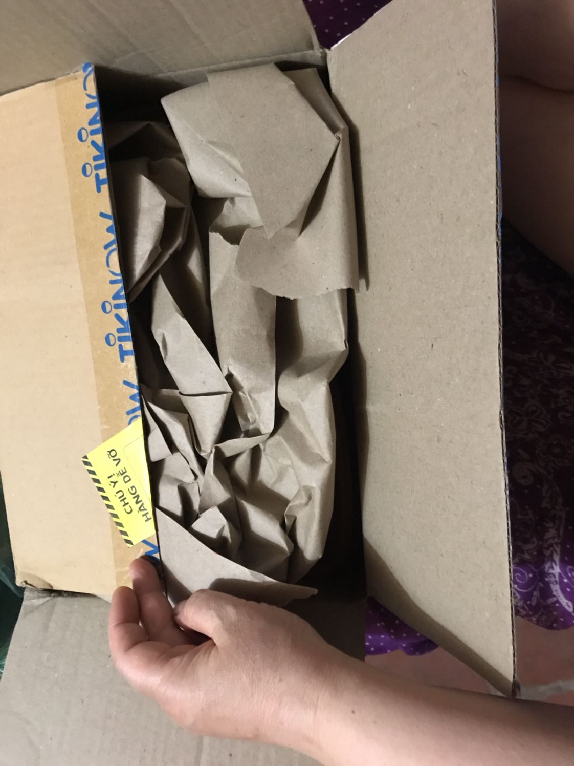 Nhận 2 set gồm 3 hộp. Giá sale 44k, (giảm 91%. Giá chưa sale là 500k, giá đắt so với chất lượng sản phẩm). Đânh giá 4????