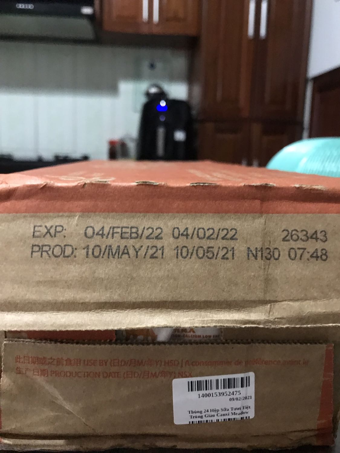 Tiki đóng gói chuẩn bị hàng lâu quá hẳn 10 ngày còn bên đvvc thì chỉ 1 ngày tới nơi. Date cũng k mới lắm 2/2022 hết hạn rồi. Sale đợt 10/10 với 230k