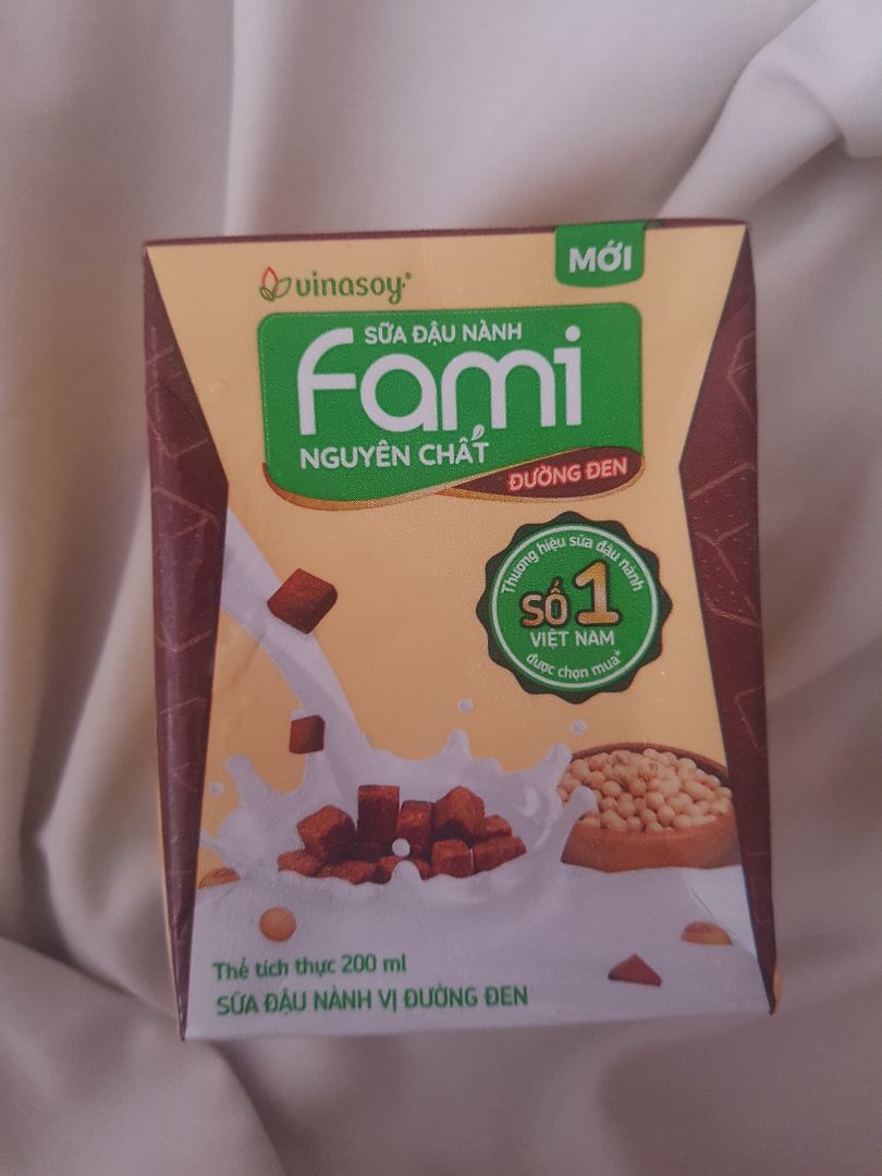 nhân viên giao hàng k giao lên tận nhà, làm ăn sống nhăn, đặt 2 thùng sữa tại số nhà như vậy mà k giao lên bắt ngta xuống lấy. nhân viên giao hàng bất lịch sự viện đủ lí do. Thua nhân viên của *** nữa. nhân viên giao hàng quá đáng. làm việc k có trách nhiệm, mình con gái bưng 2 thùng sữa lên 4 tầng lầu trẹo cả tay.