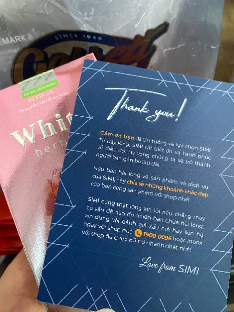 Shop đóng gói cẩn thận lắm, mình ở xa mà hàng chỉ móp ít hộp bên ngoài thôi bên trong đẹp nguyên
Có ktra được hàng chính hãng. Nếu có tác dụng mình sẽ mua cho cả mẹ mình nữa