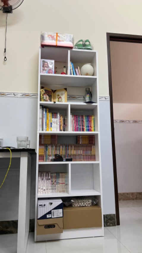 Kệ đẹp, ghép phần trên phần dưới khá chắc chắn
Lắp hơi cực tí, nhưng kệ đẹp nên rất hài lòng