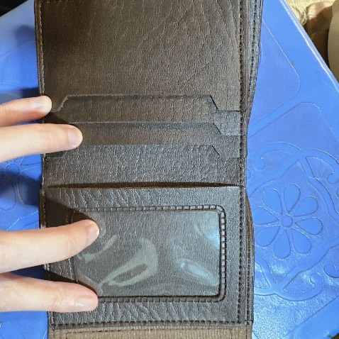 Ví nhỏ gọn lắm tiện lợi nữa