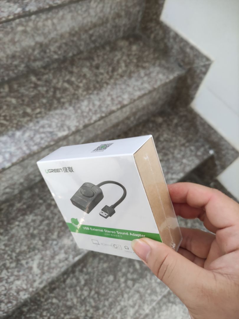 Sản phẩm cực kì tệ, không sữ dụng mic được, âm thanh không hề thay đổi gì cả, ko đáng 200k, mua một lần trả giá cho cái *** dại. Sản phẩm cực kì tệ, không sữ dụng mic được, âm thanh không hề thay đổi gì cả, ko đáng 200k, mua một lần trả giá cho cái *** dại.