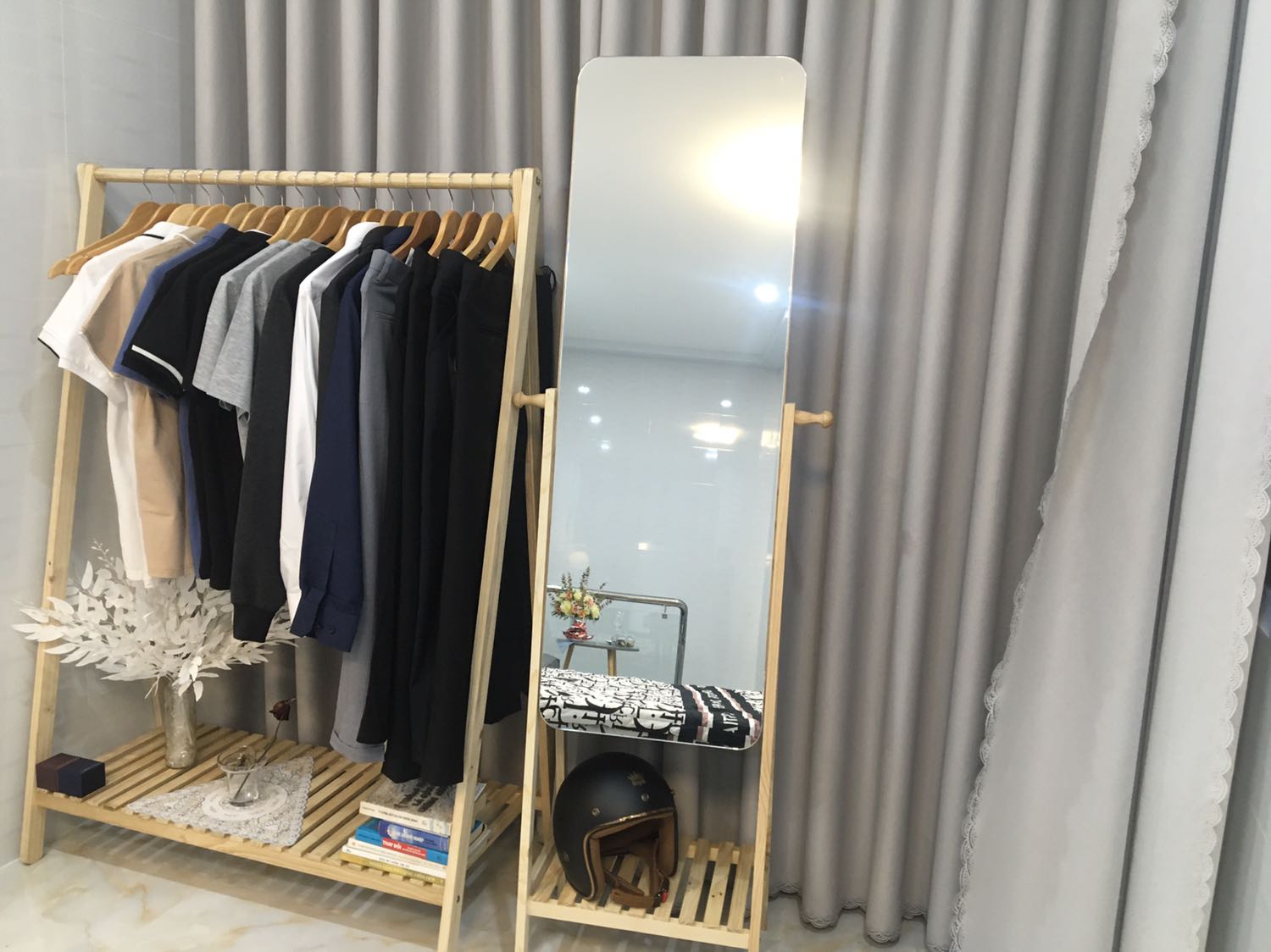 cung dep, lan dau tien thay non dep, ôm đầu cung dep, lan dau tien thay non dep, ôm đầu